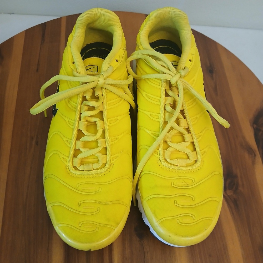 Nike Air Max Plus Women 8 Yellow Running Shoes Sneakers CQ9978-700 - Picture 2 of 9
